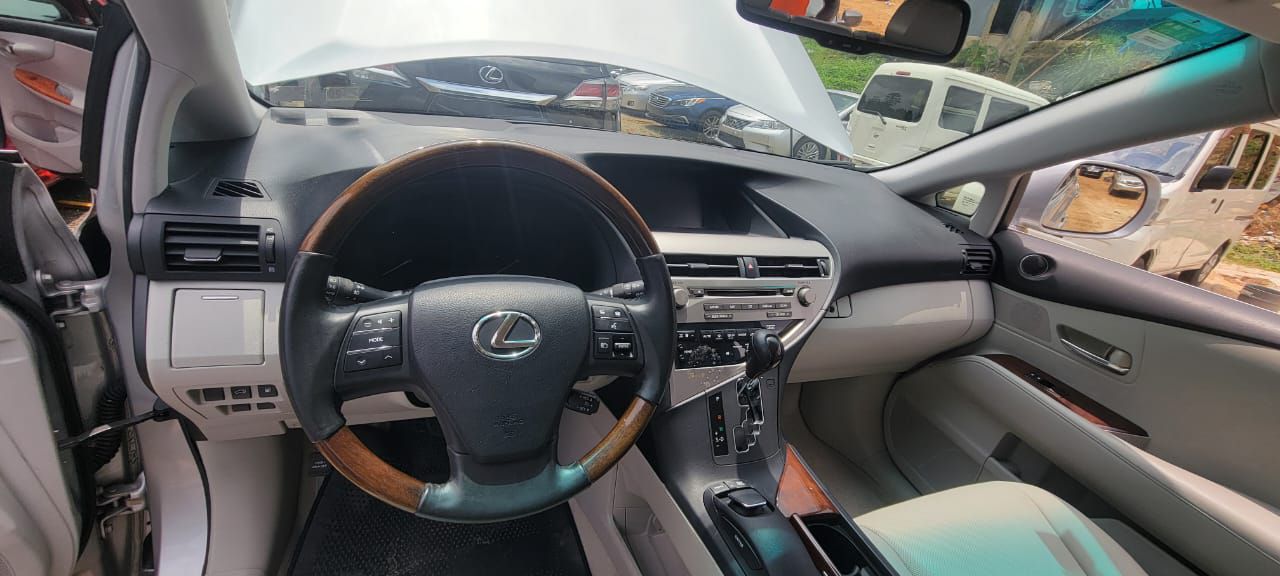 Vehicle - Image 10