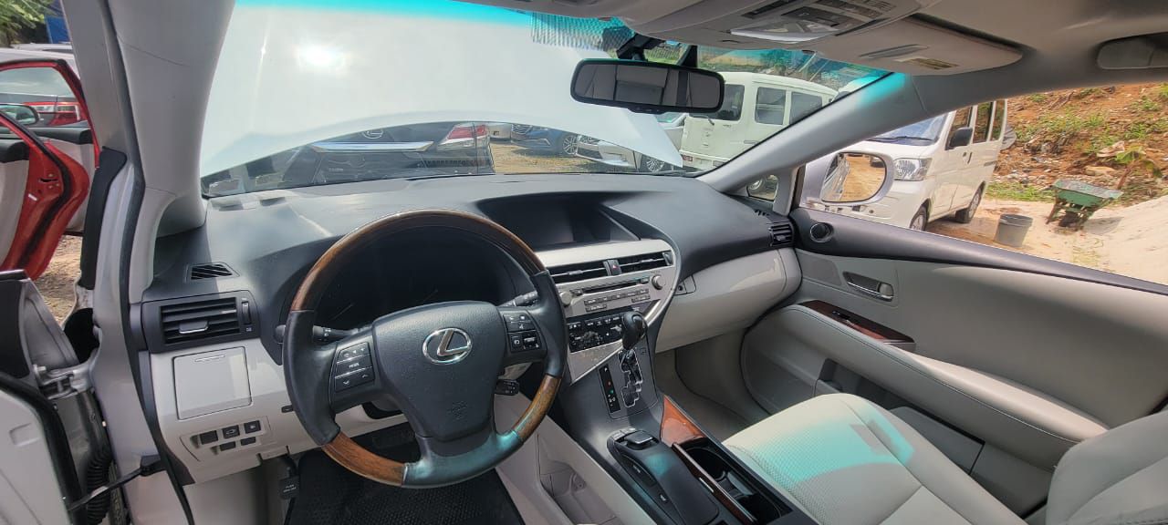 Vehicle - Image 19