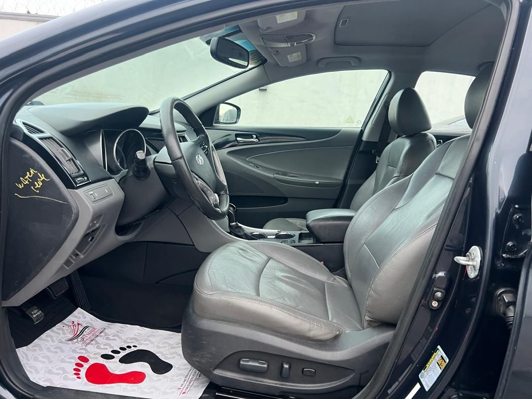 Vehicle - Image 9