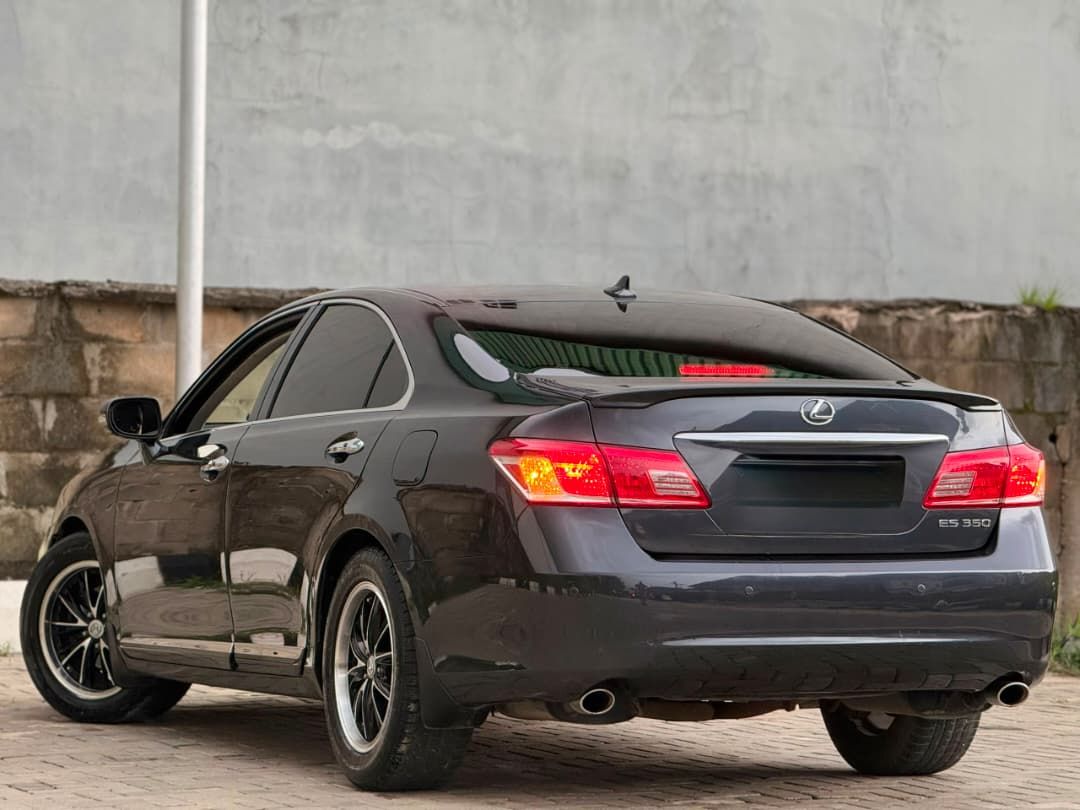 Vehicle - Image 3