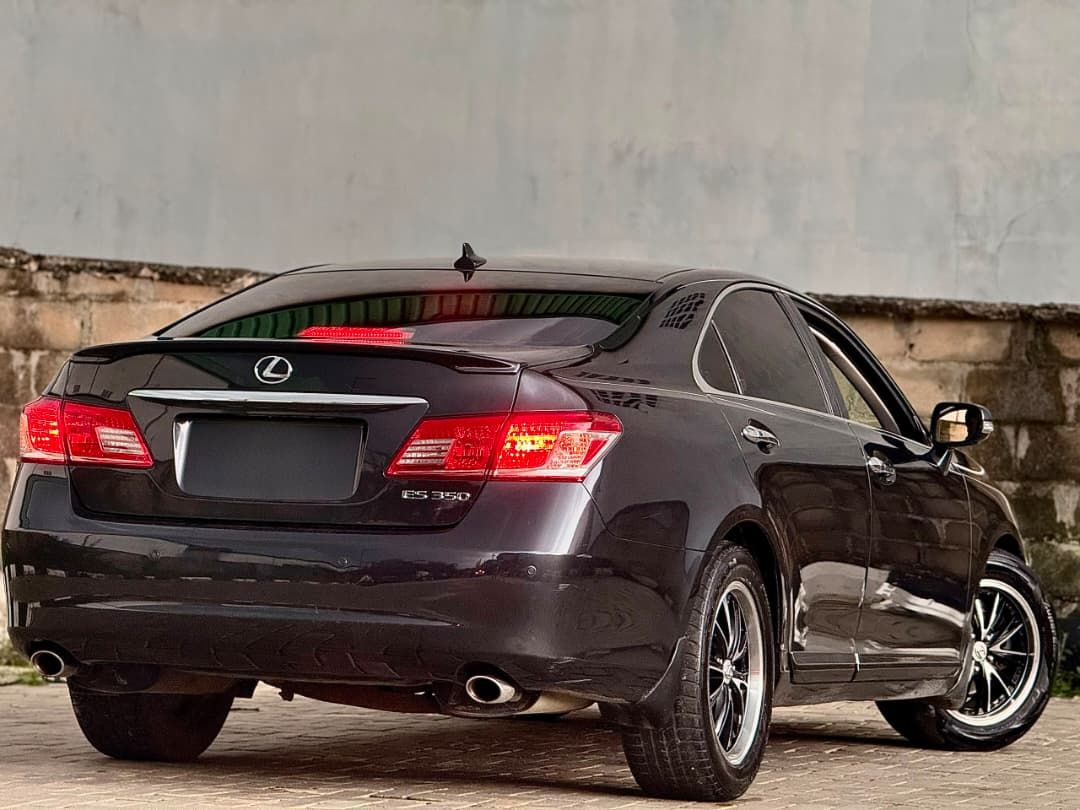 2012 Lexus ES 350 - Image 1