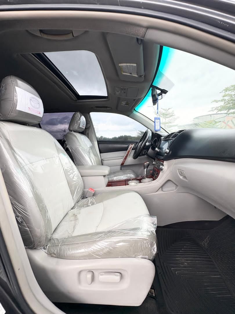 Vehicle - Image 5