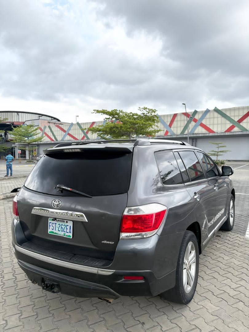 Vehicle - Image 2