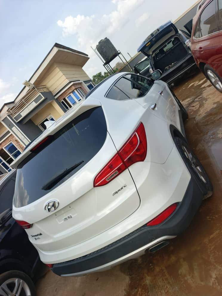 Vehicle - Image 10