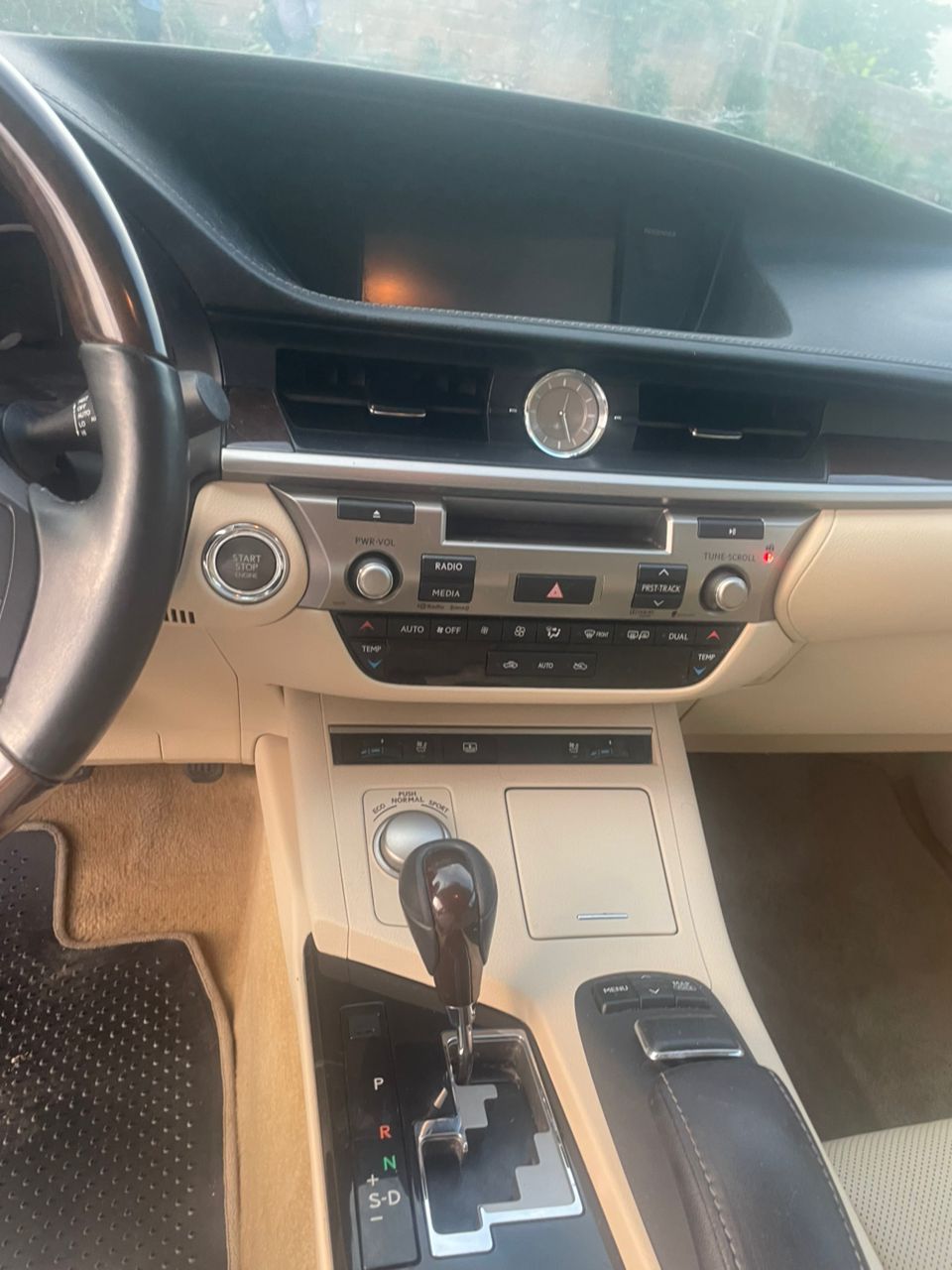 Vehicle - Image 10