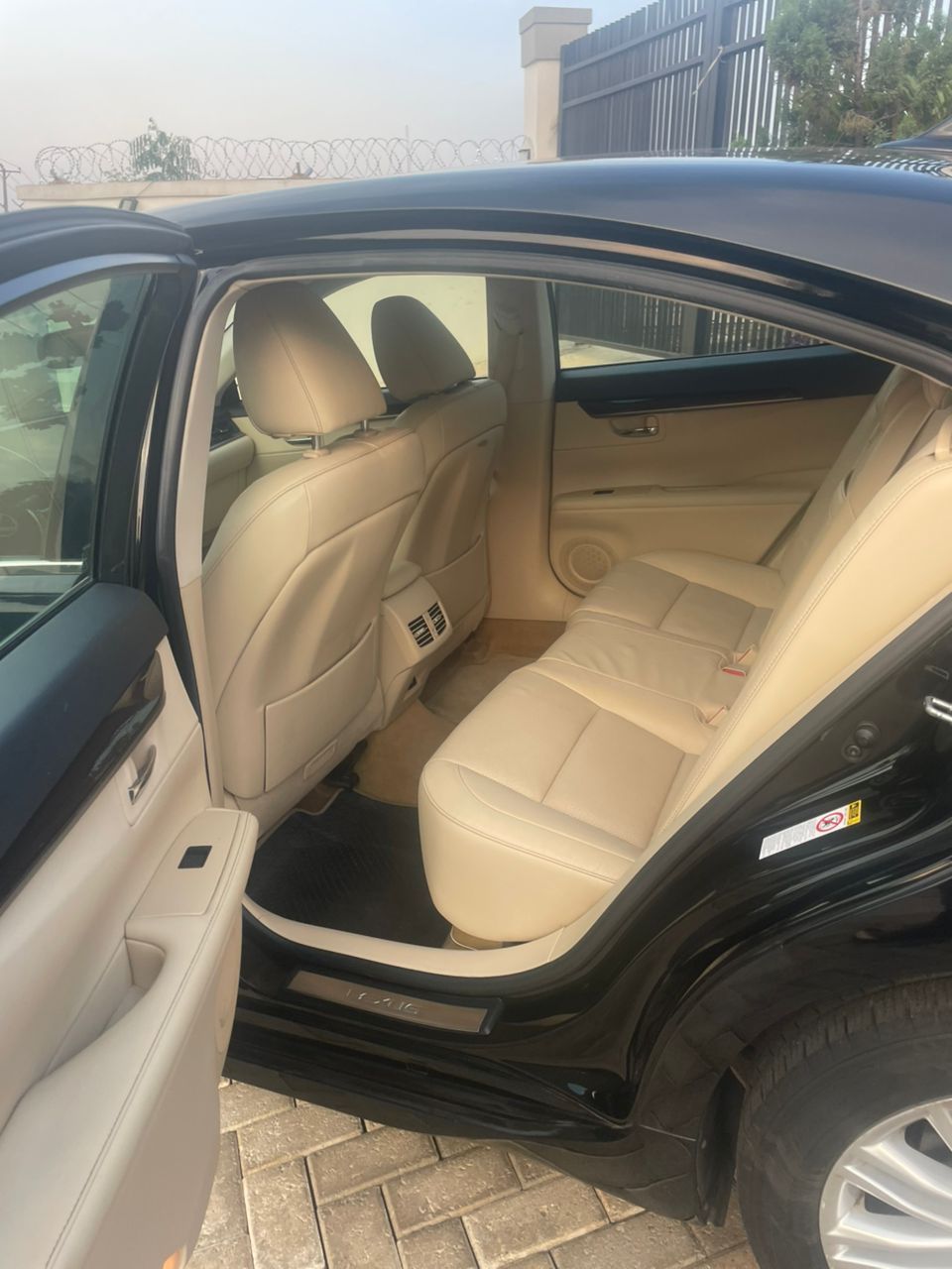 Vehicle - Image 7