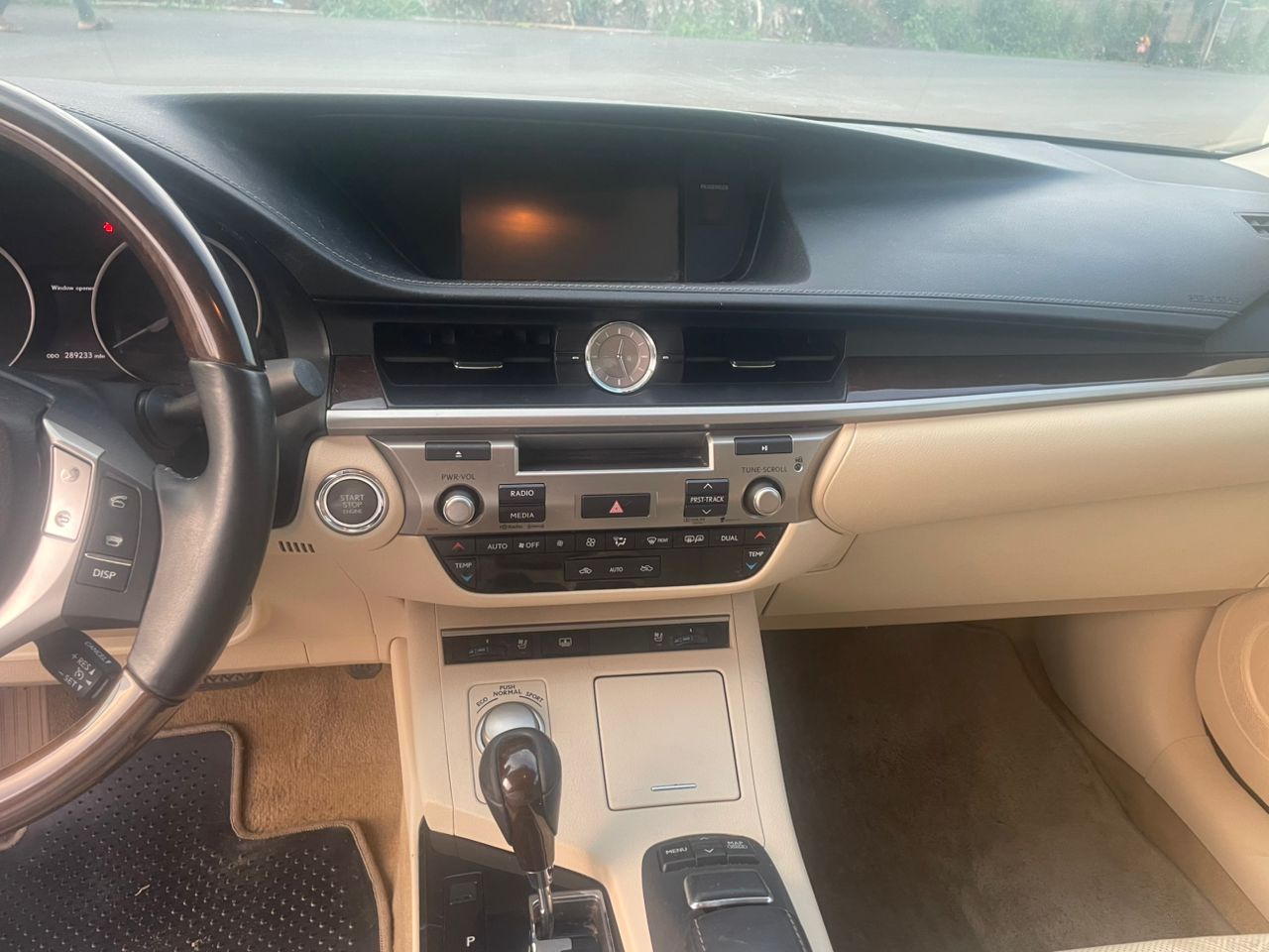Vehicle - Image 9