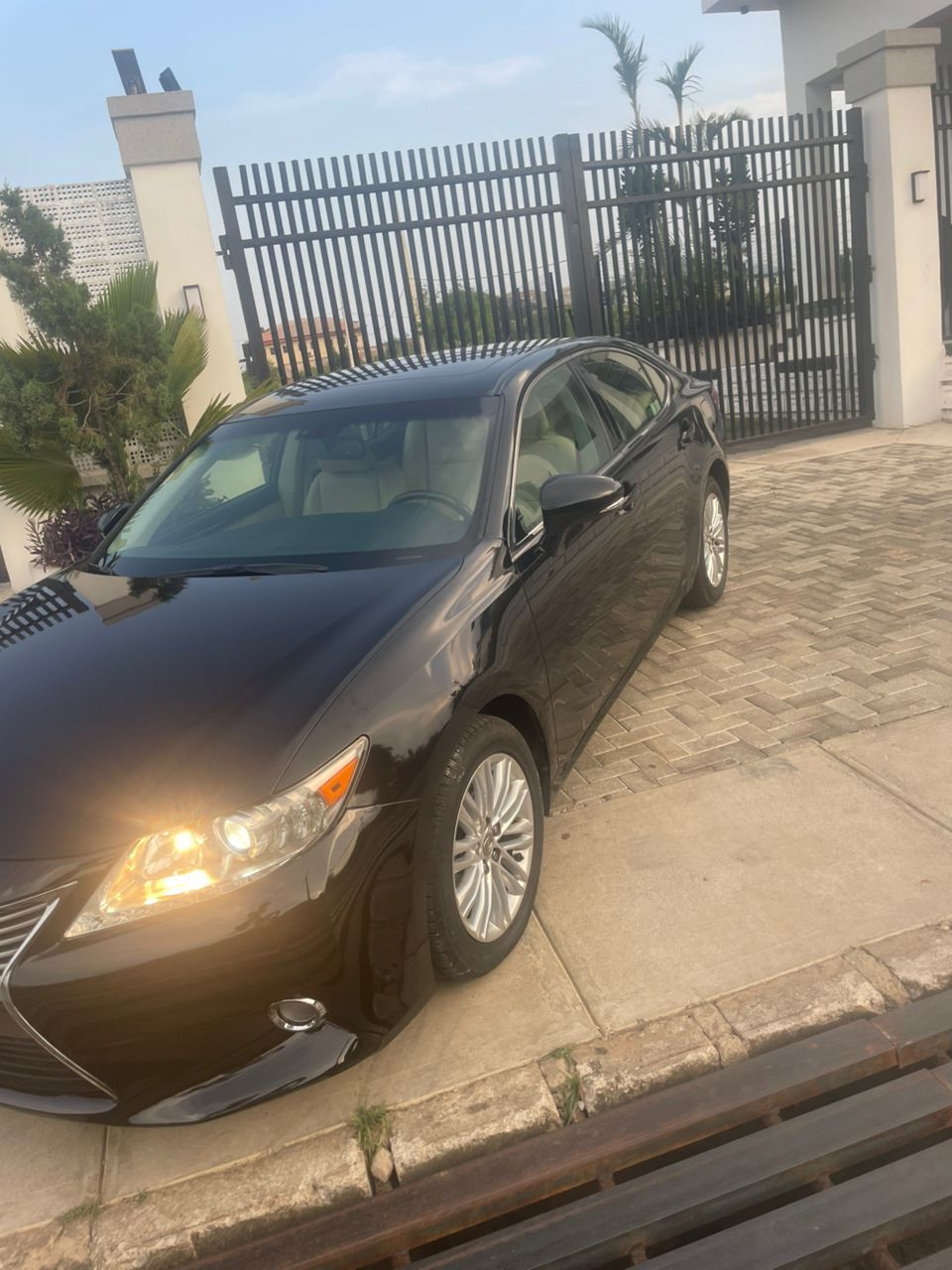 2013 Lexus ES 330 - Image 1