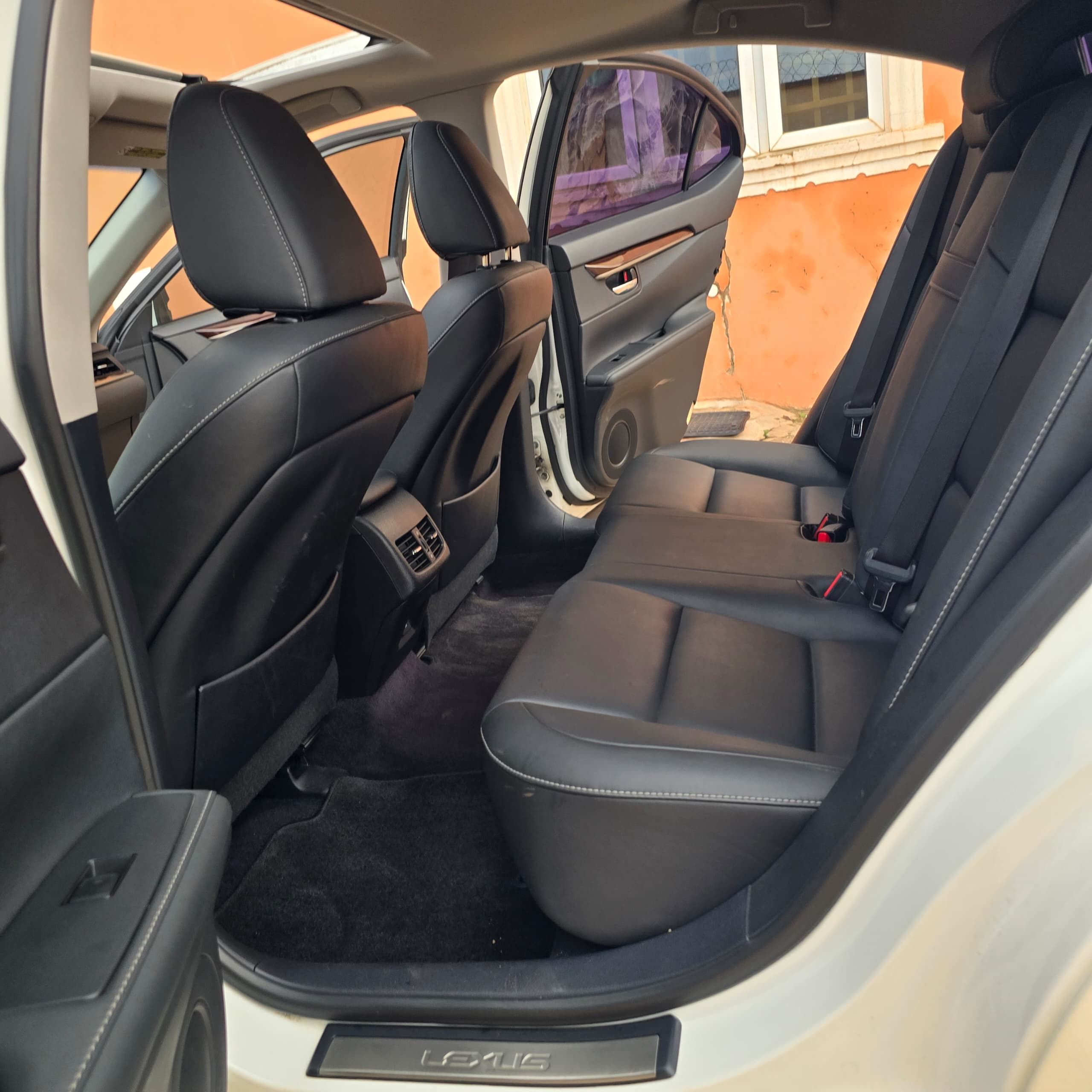 Vehicle - Image 18