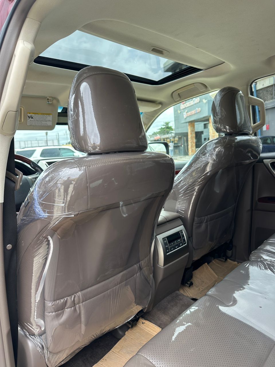 Vehicle - Image 9