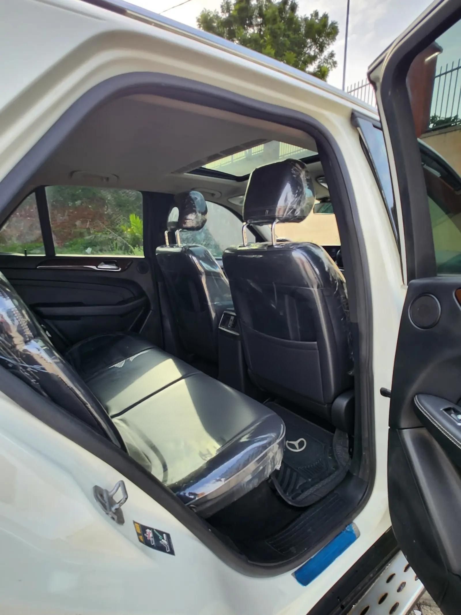 Vehicle - Image 7