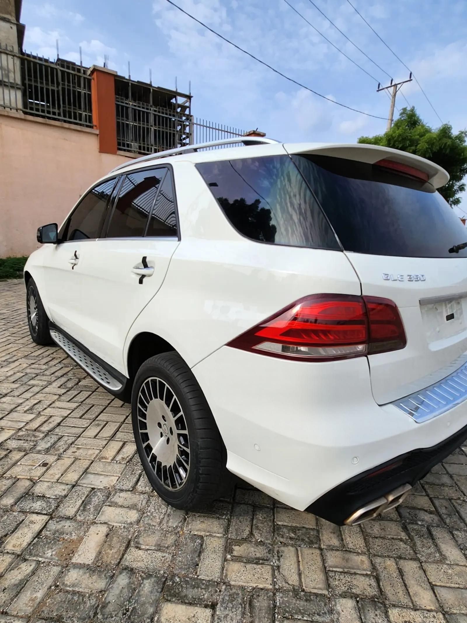 Vehicle - Image 6