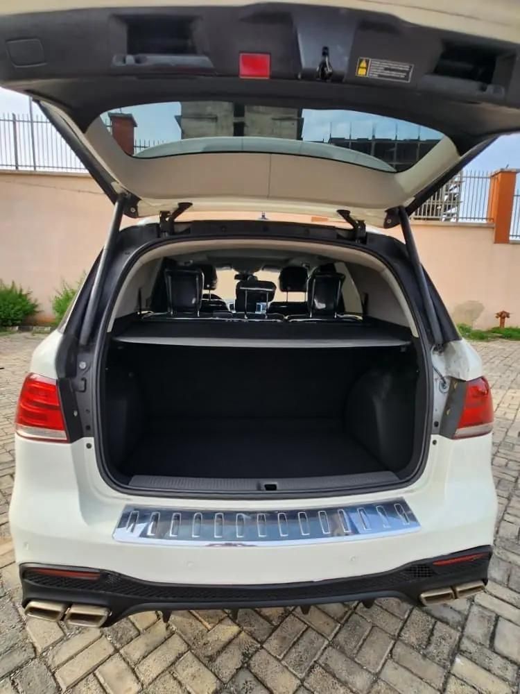 Vehicle - Image 4