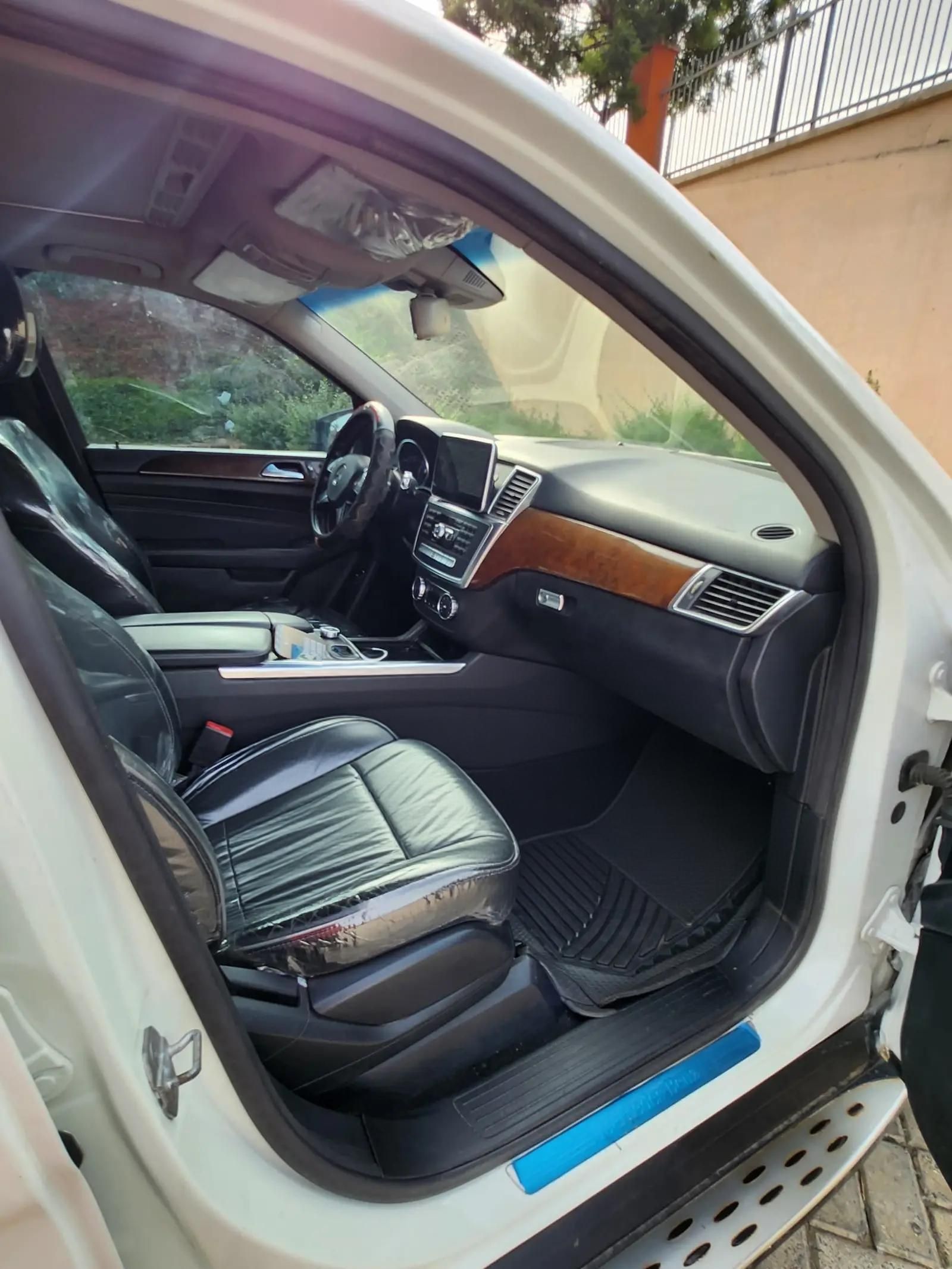 Vehicle - Image 5