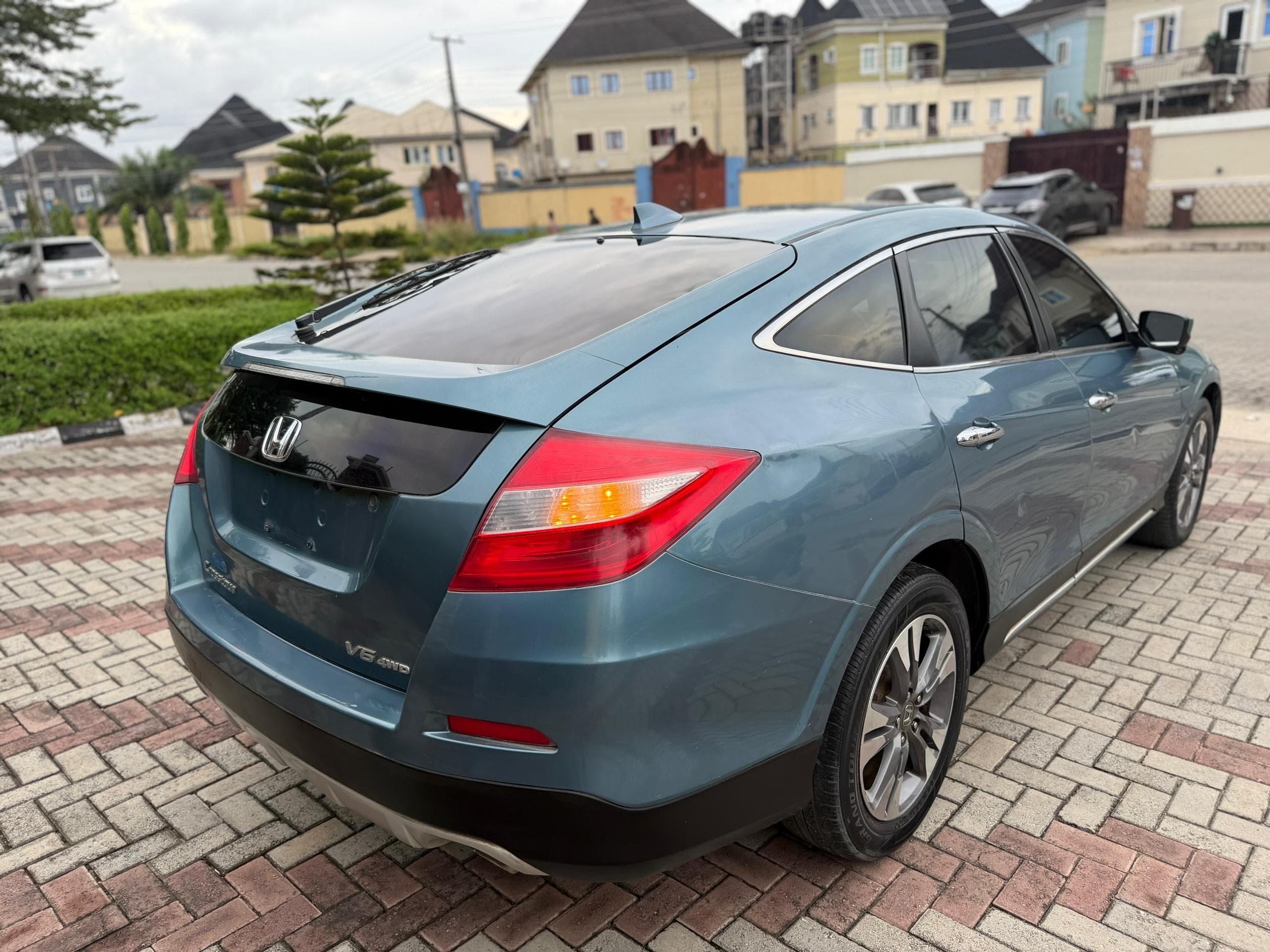 Vehicle - Image 12