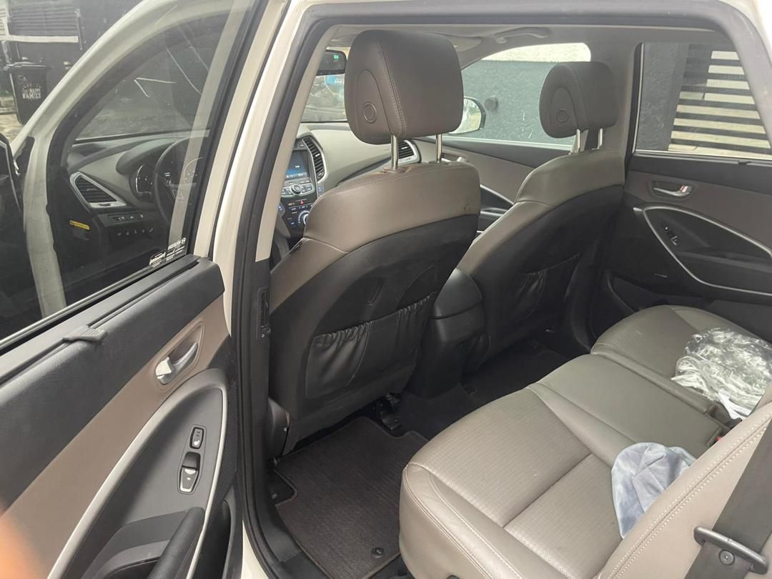 Vehicle - Image 12