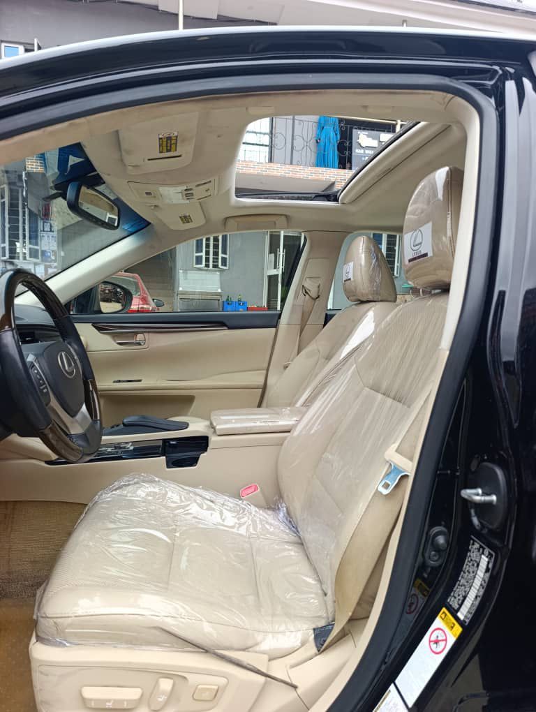 Vehicle - Image 7