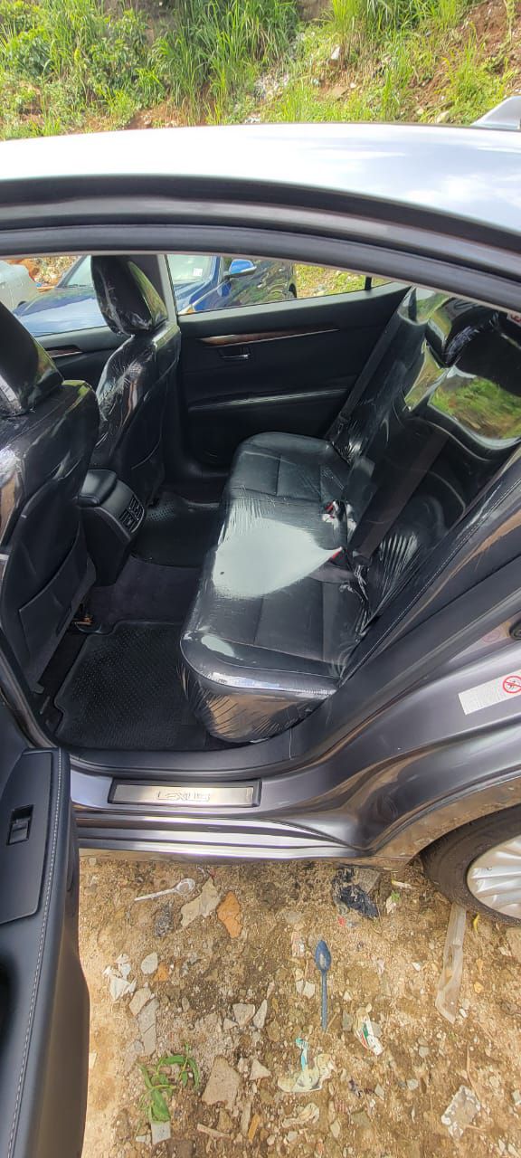 Vehicle - Image 9