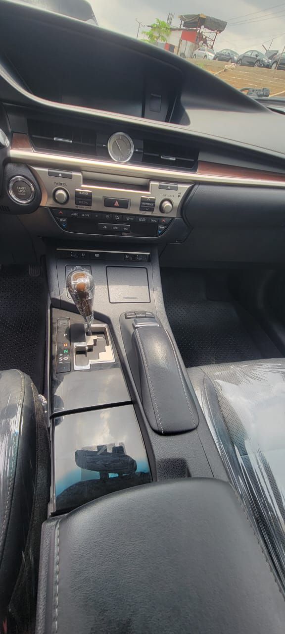 Vehicle - Image 14