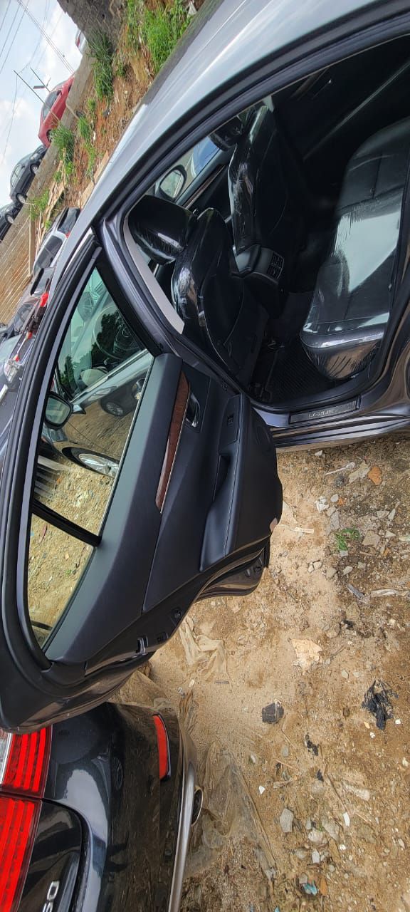Vehicle - Image 7