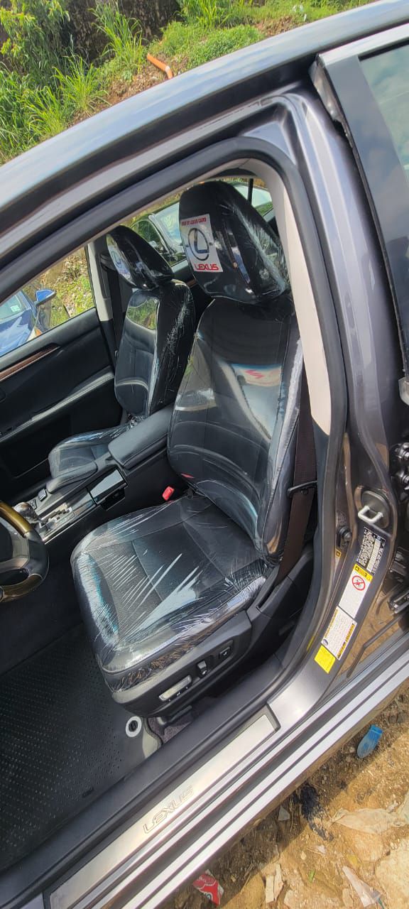 Vehicle - Image 10