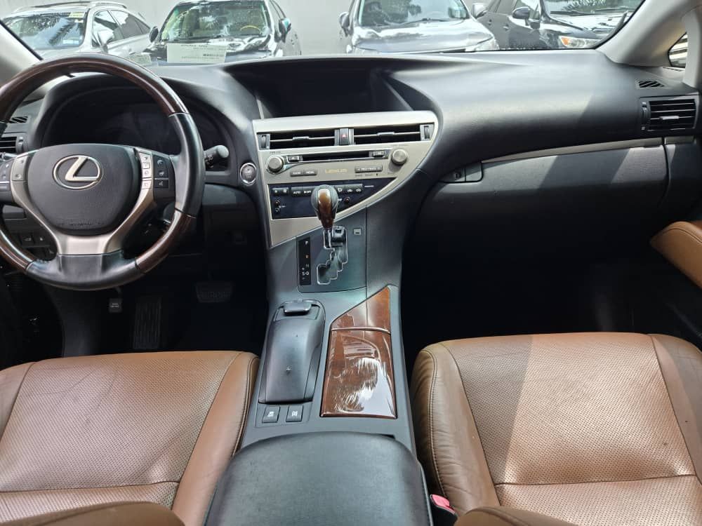 Vehicle - Image 9