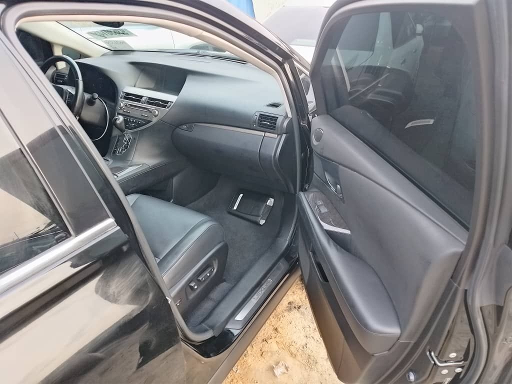 Vehicle - Image 8