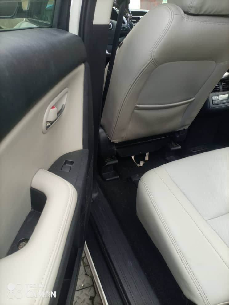 Vehicle - Image 6