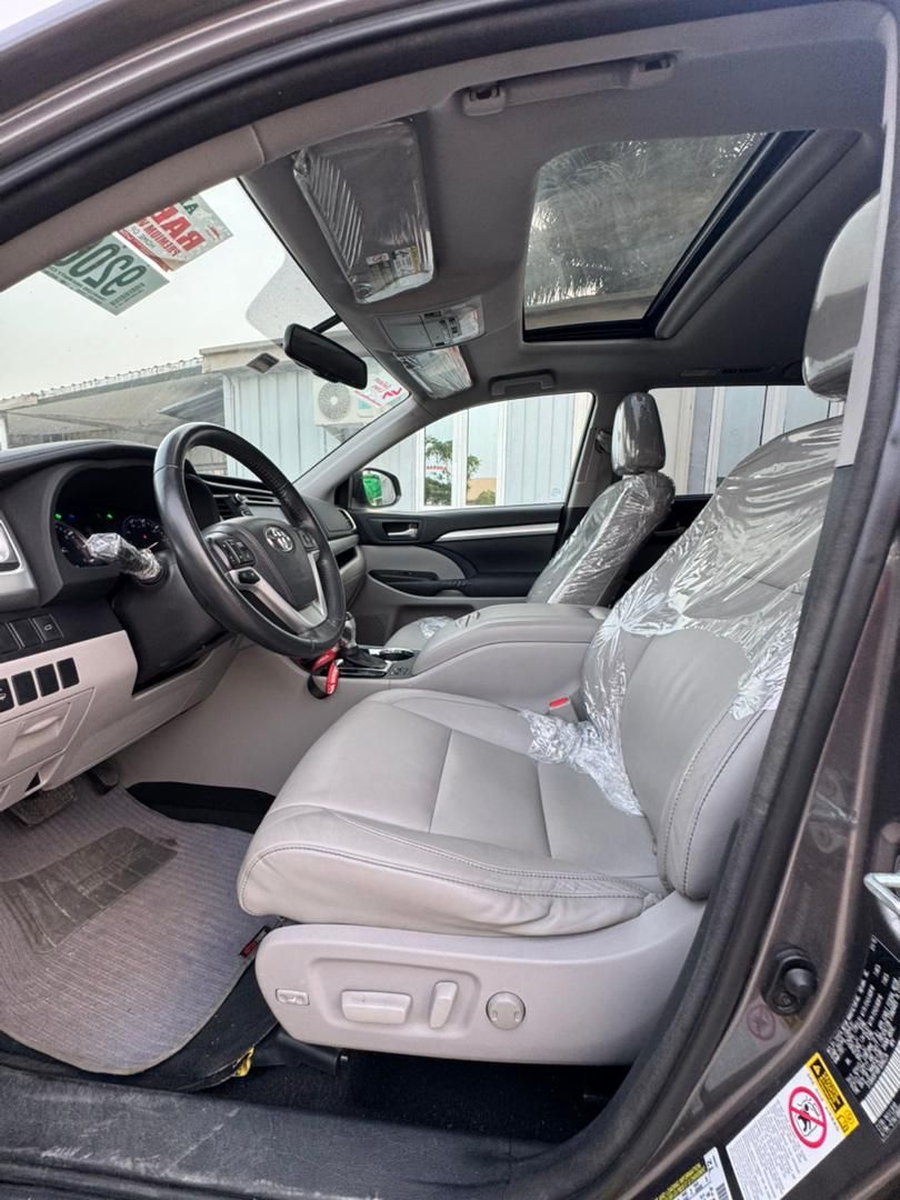 Vehicle - Image 5