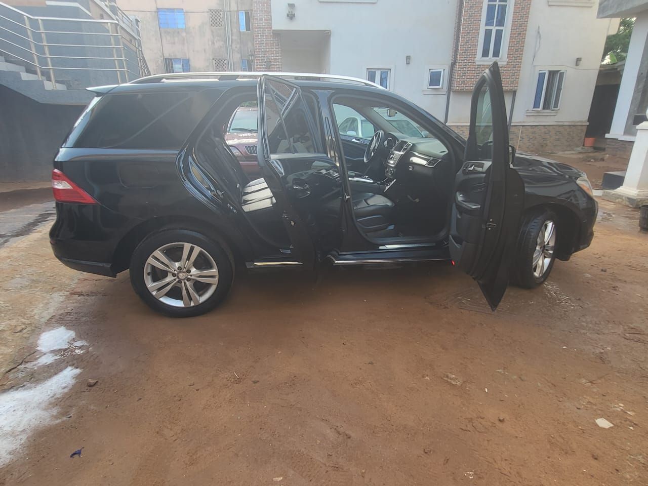 Vehicle - Image 10