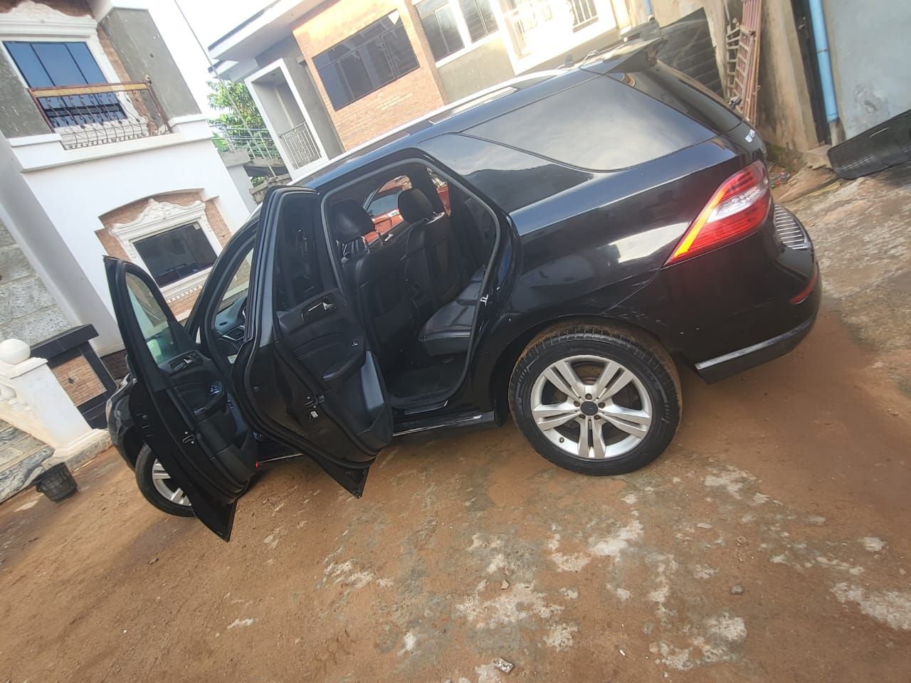 Vehicle - Image 13
