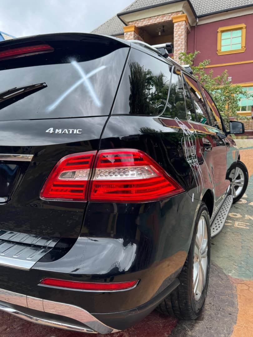 Vehicle - Image 8