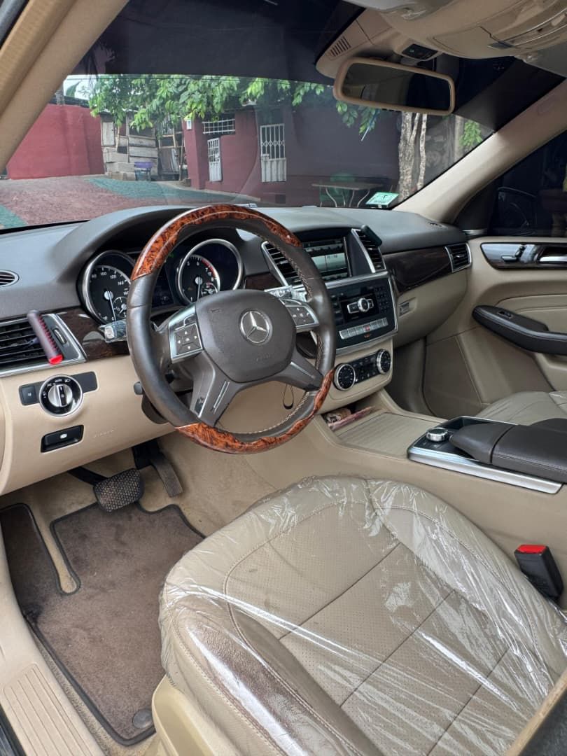 Vehicle - Image 9