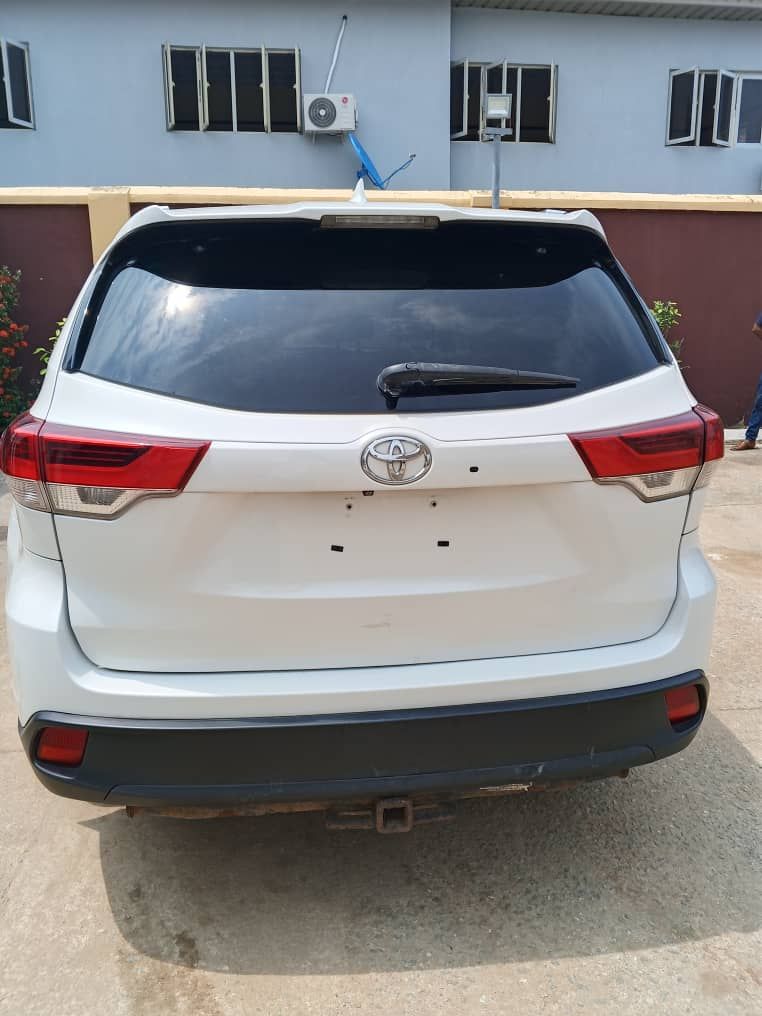Vehicle - Image 3