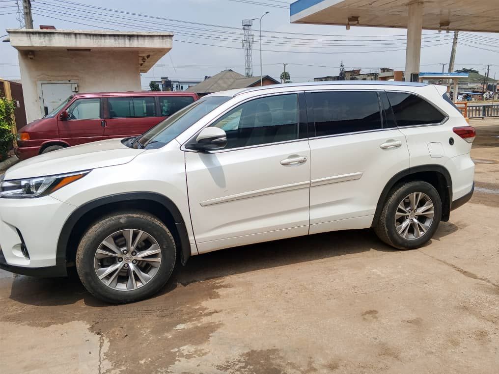 Vehicle - Image 7