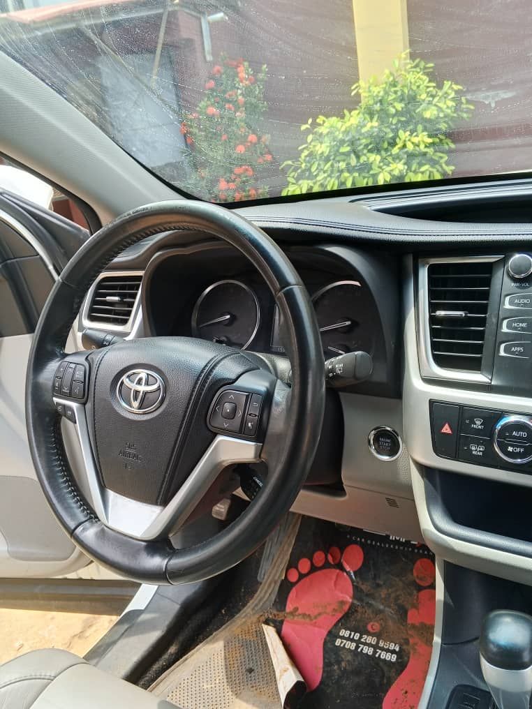 Vehicle - Image 14
