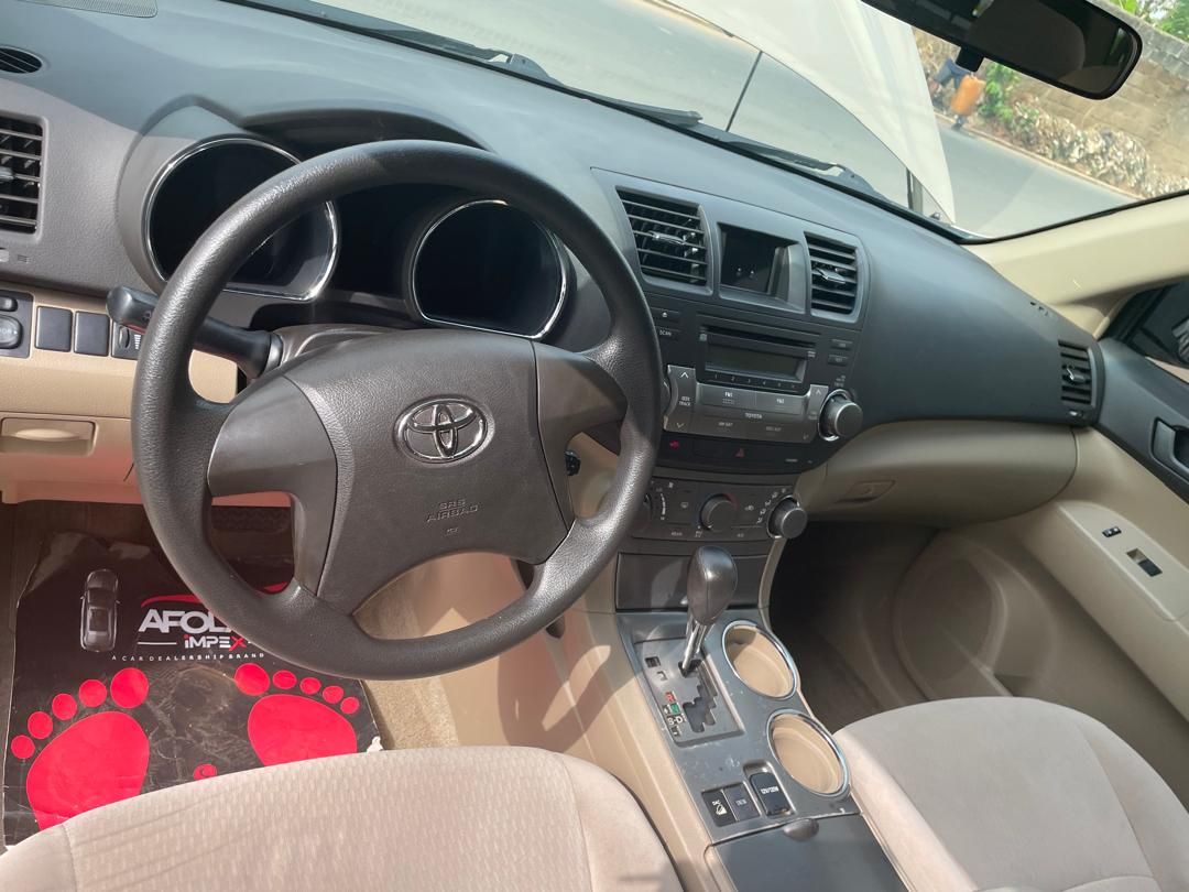 Vehicle - Image 9