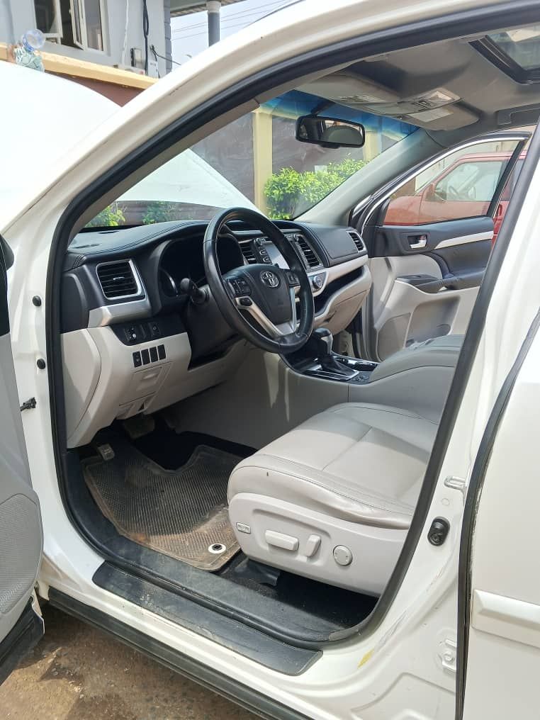 Vehicle - Image 16