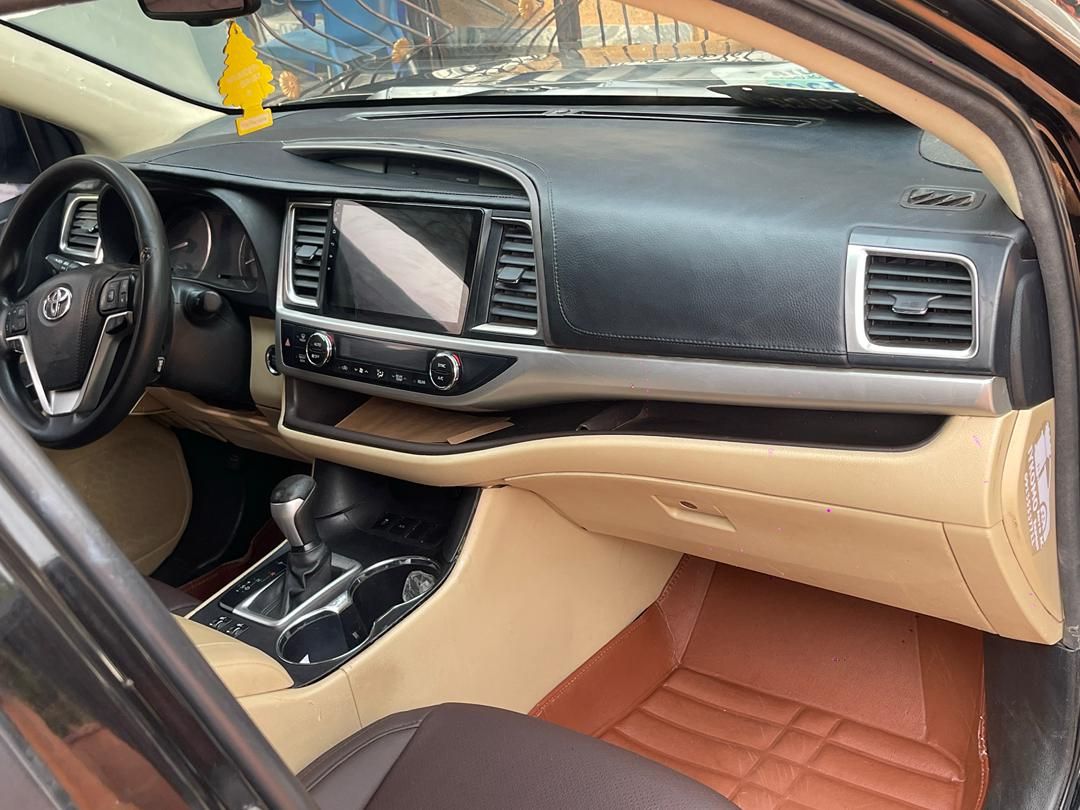 Vehicle - Image 6