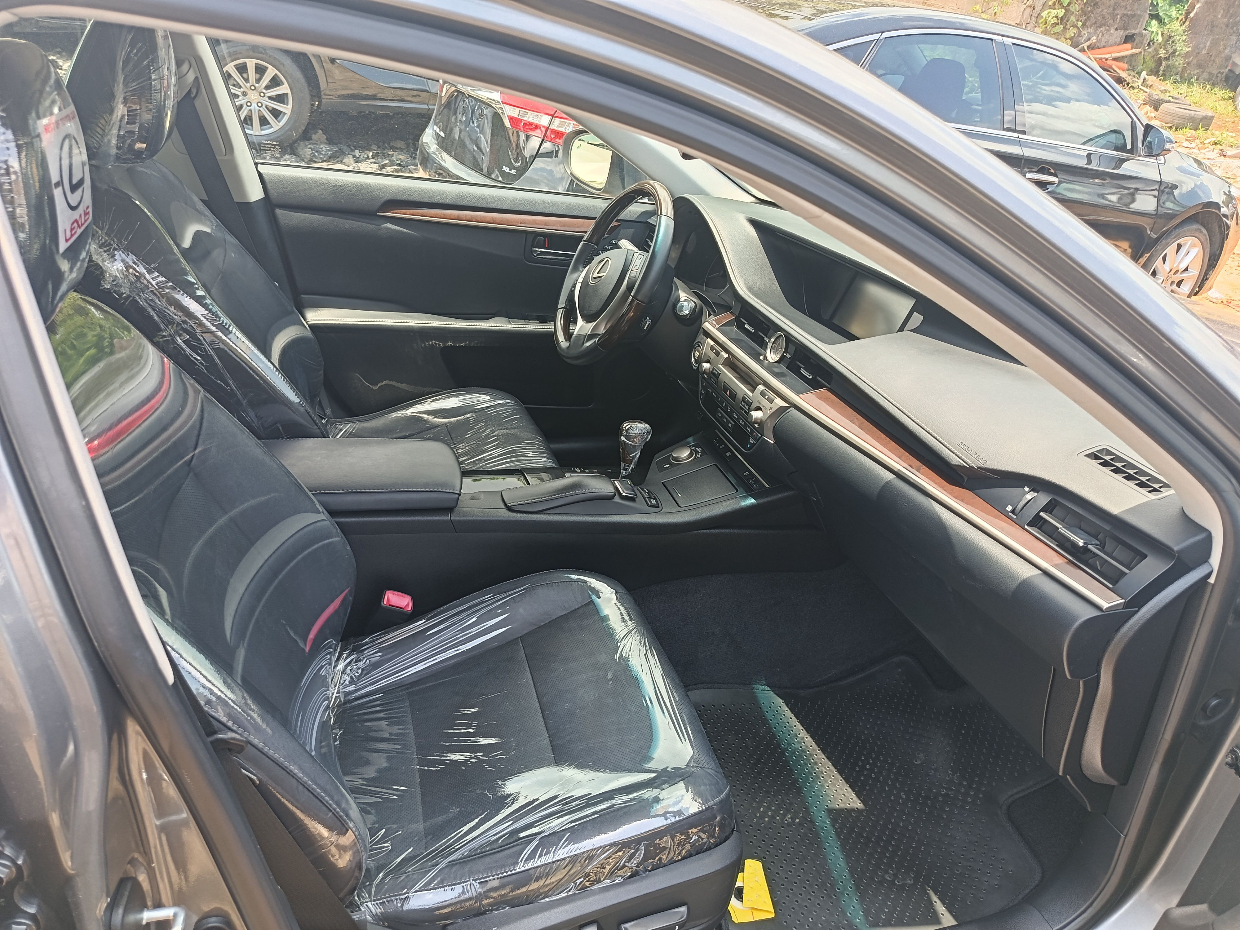 Vehicle - Image 3