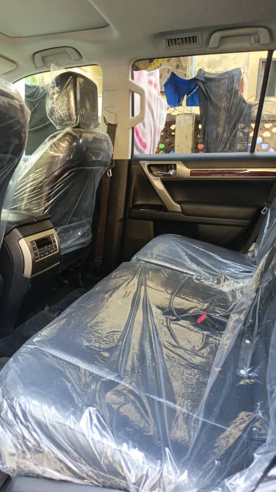 Vehicle - Image 10