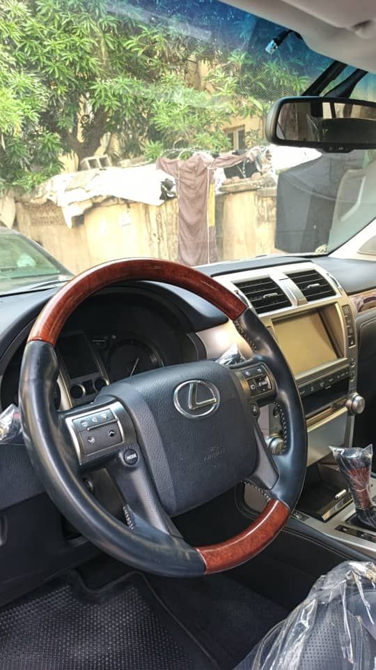 Vehicle - Image 11