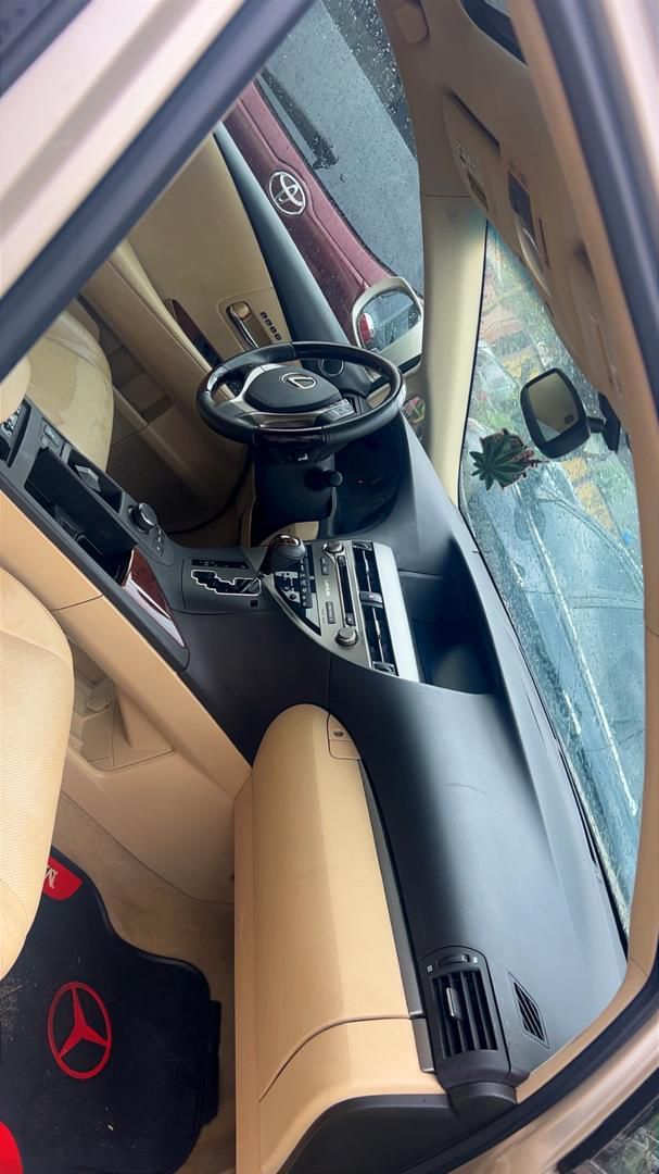 Vehicle - Image 8