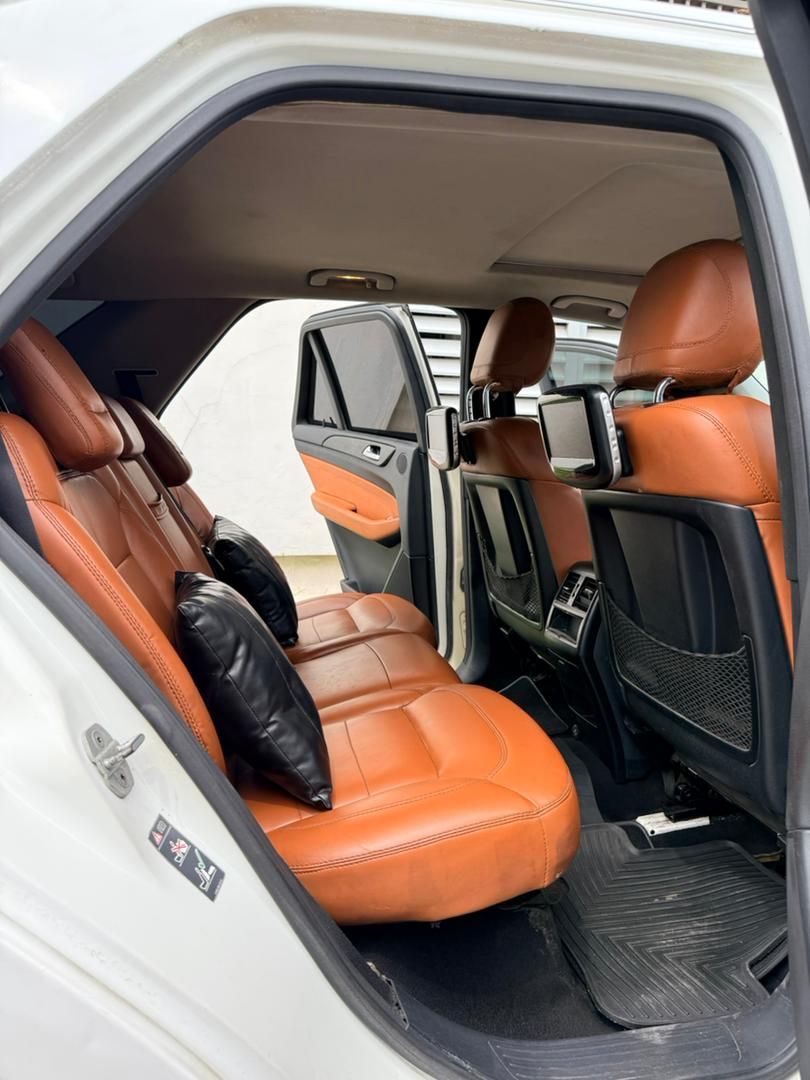 Vehicle - Image 12