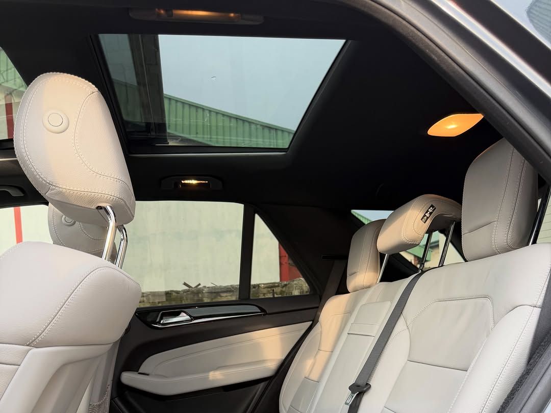 Vehicle - Image 6