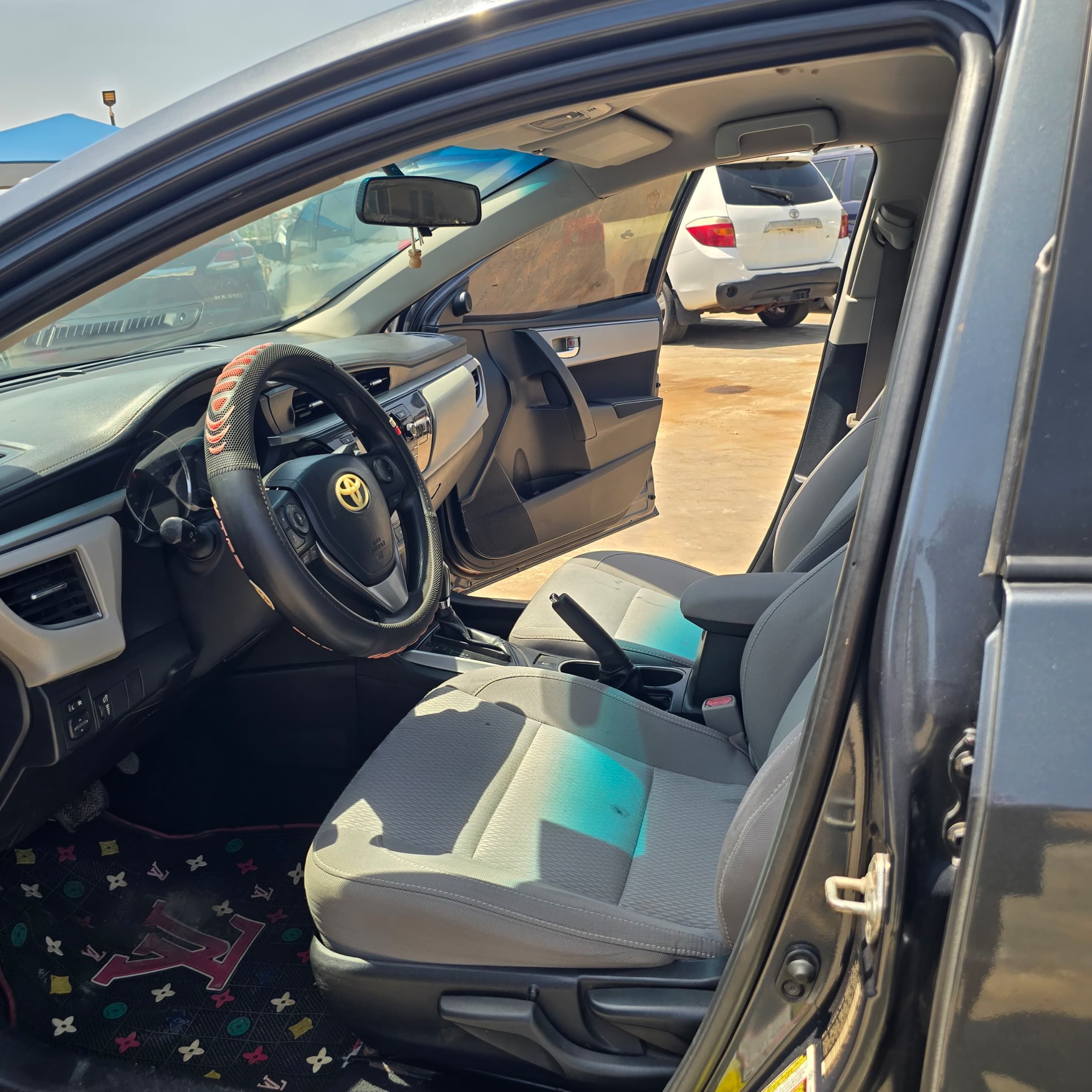 Vehicle - Image 15
