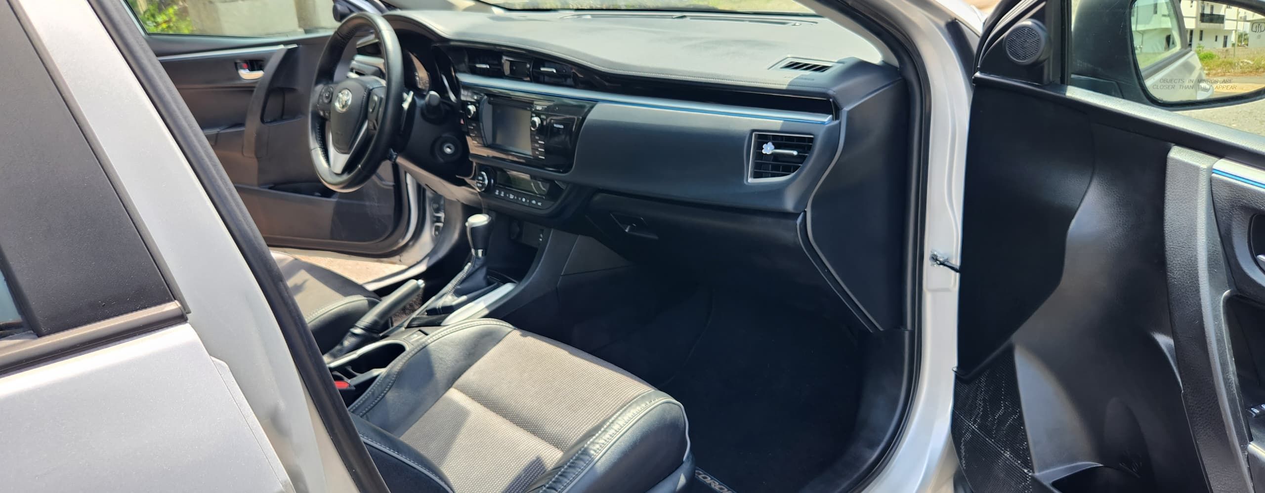 2015 Toyota Corolla - Image 1