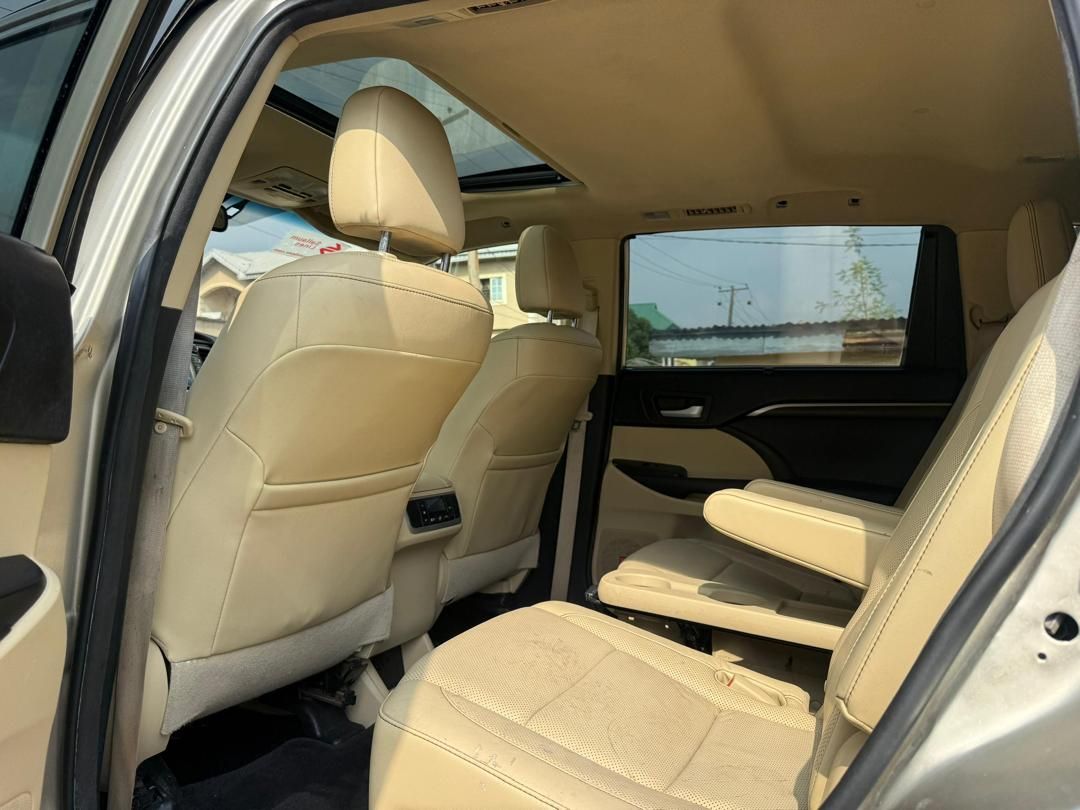 Vehicle - Image 9