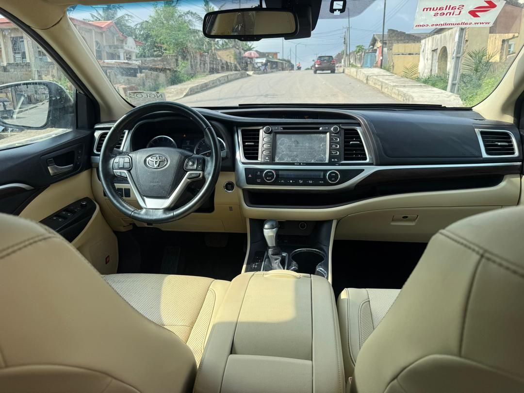 Vehicle - Image 4