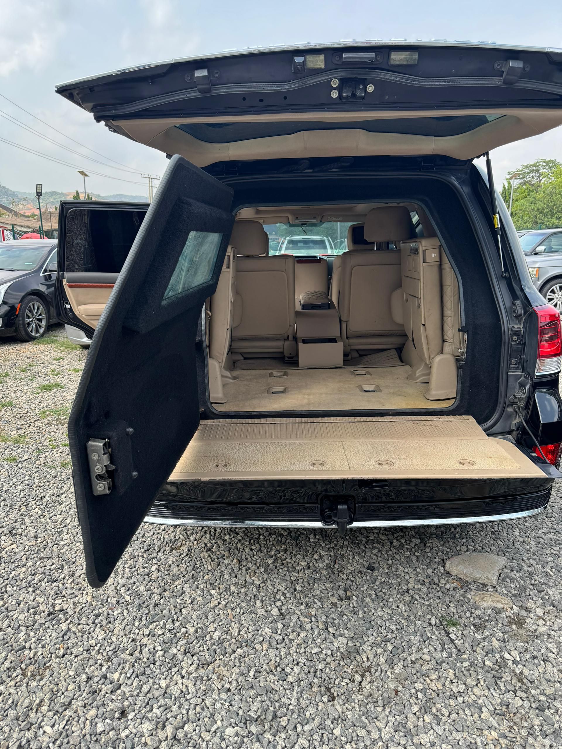 Vehicle - Image 8
